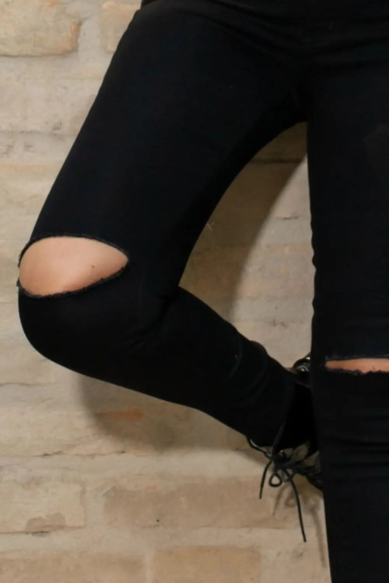 CALÇA JEANS COM RASGO JOELHOS CINTURA ALTA HOT PANT PRETA